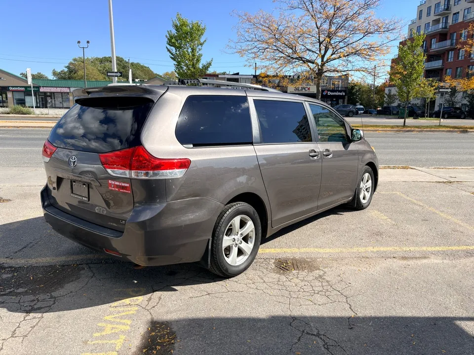 Toyota Sienna 2013 photo 5