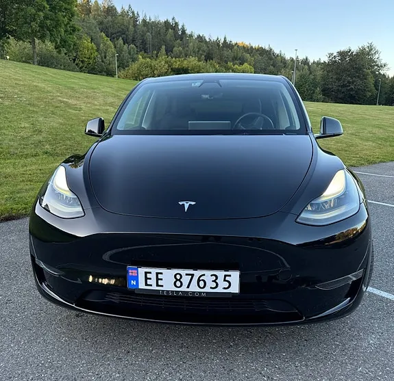 Tesla Model Y 2023 photo 3