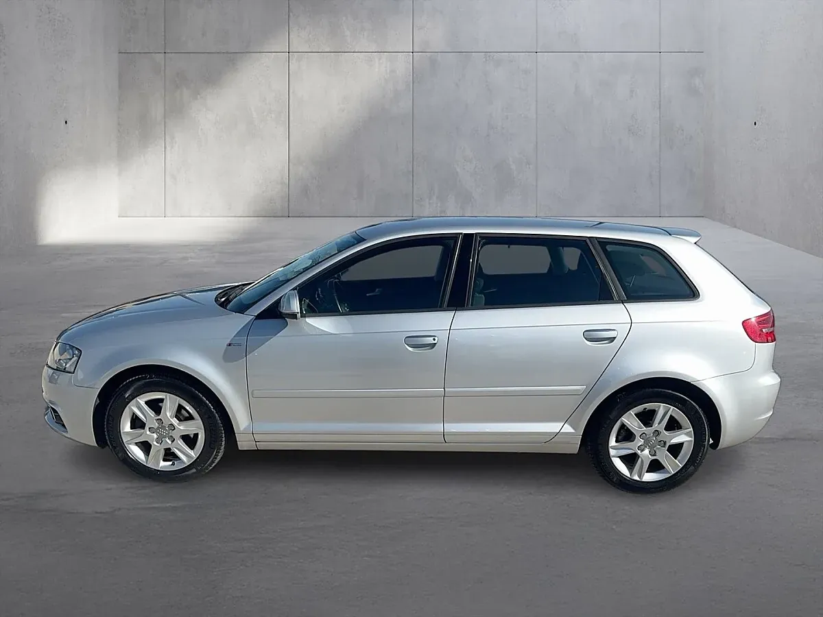Audi A3 2012 photo 2