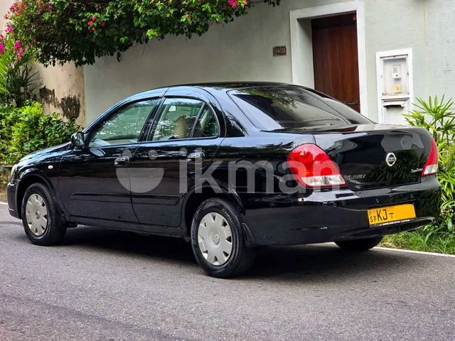 Nissan Sunny 2010 photo 2