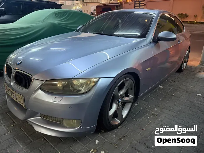 BMW 3 Series 2010 photo 2