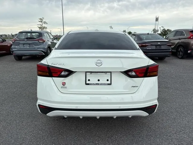 Nissan Altima 2021 photo 2