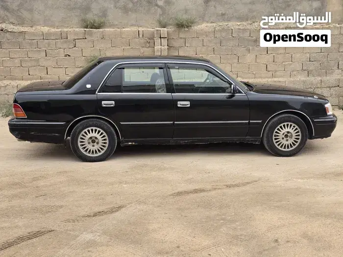 Toyota Crown 1998 photo 3