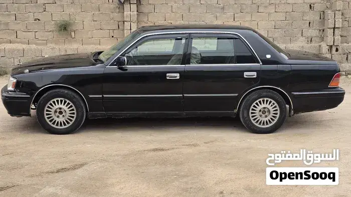 Toyota Crown 1998 photo 2