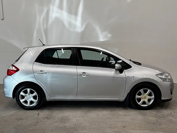 Toyota Auris 2011 photo 5