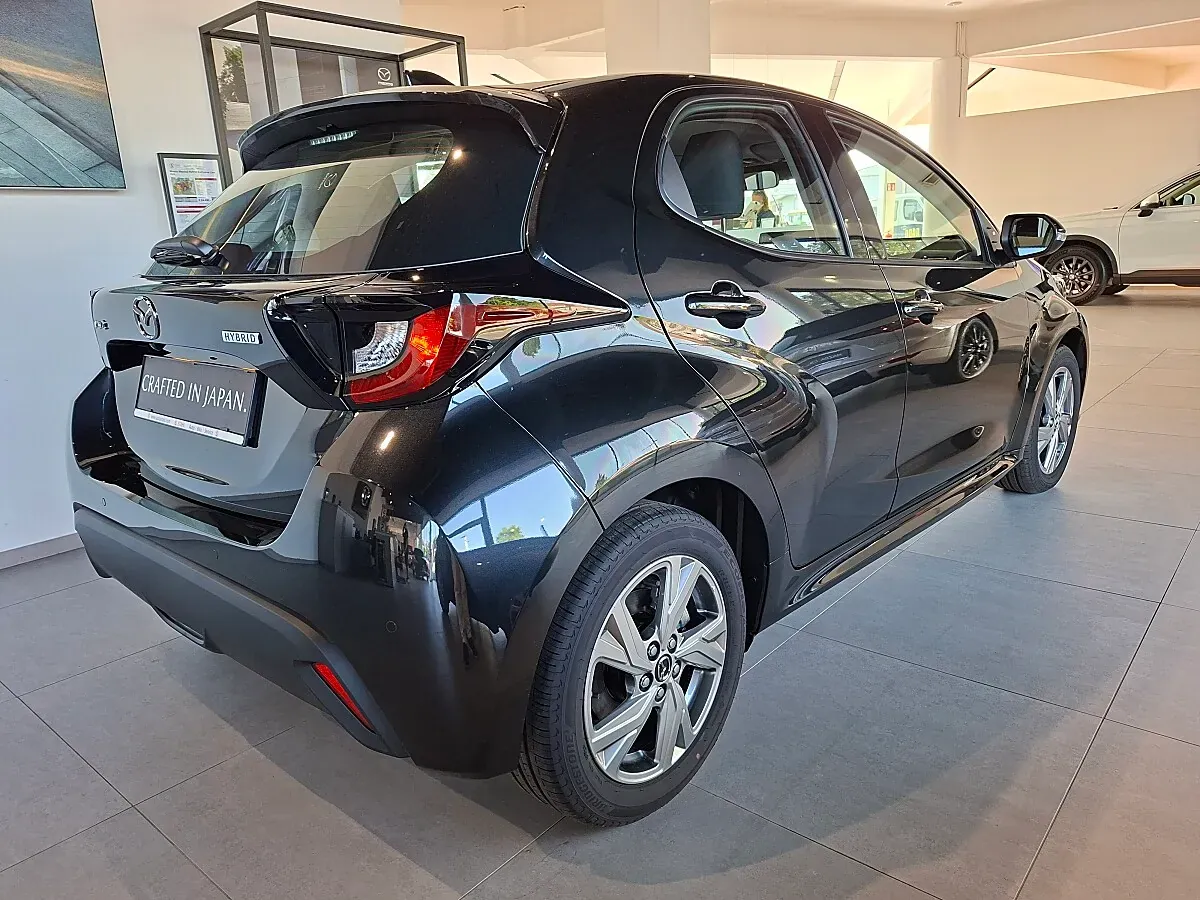 Mazda Mazda2 2026 photo 2