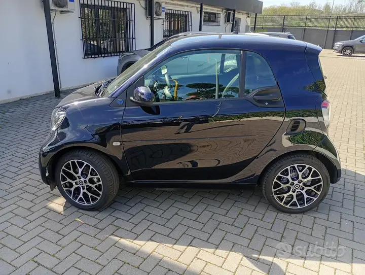 Smart Fortwo 2024 photo 2