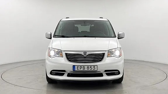 Lancia Voyager 2015 photo 2