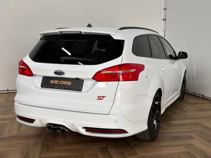 Ford Focus 2017 photo 2