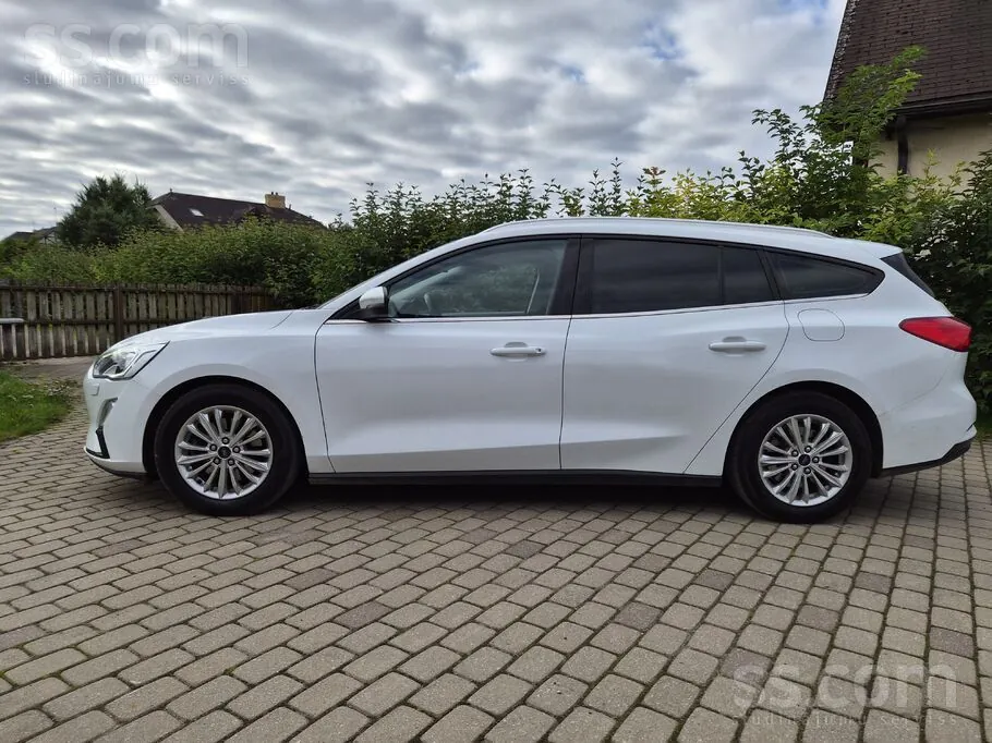 Ford Focus 2019 photo 2