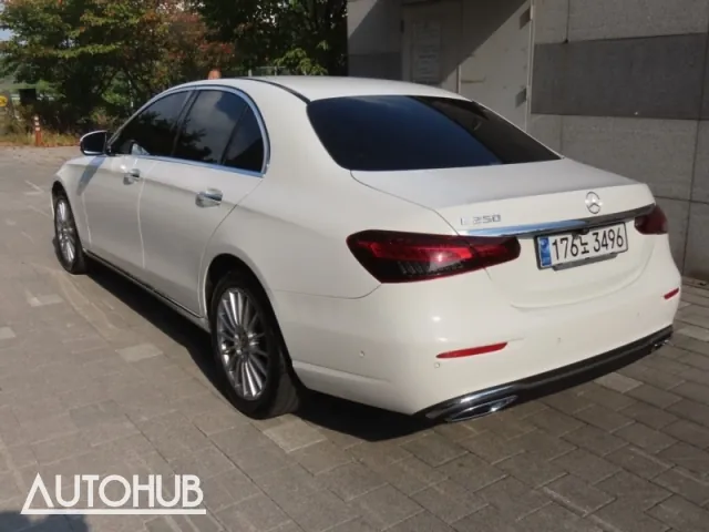 Mercedes-Benz E-Class 2021 photo 4