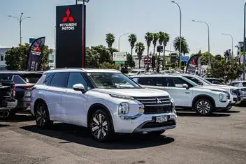 Mitsubishi Outlander 2026 photo 4