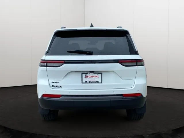 Jeep Grand Cherokee 2026 photo 5