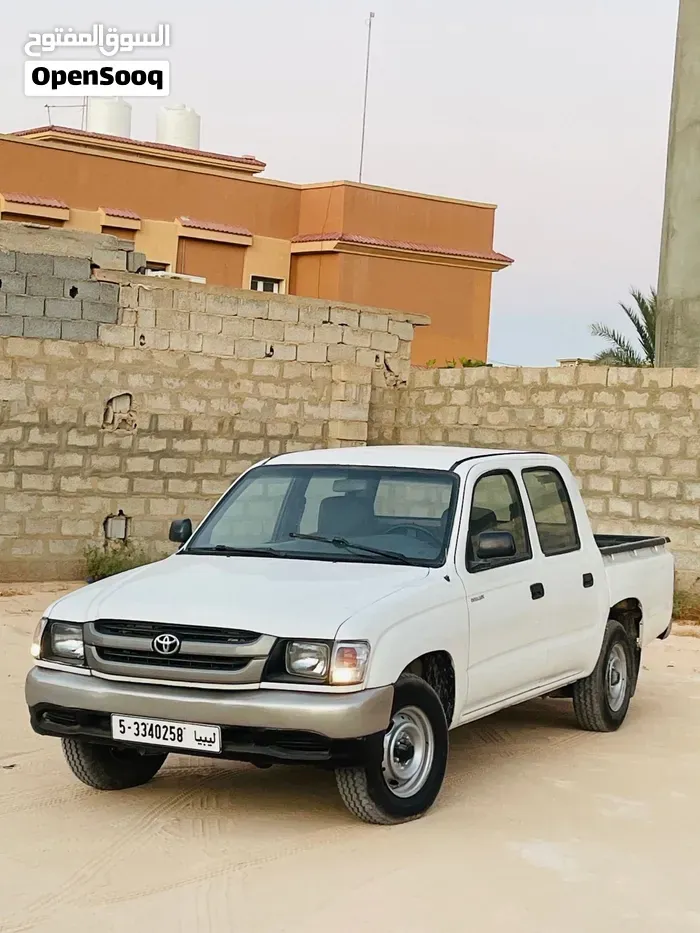 Toyota Hilux 2012 photo 2