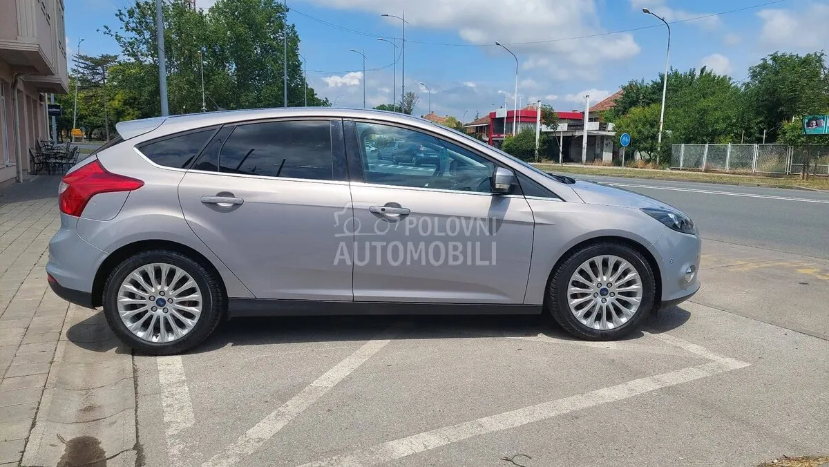 Ford Focus 2012 photo 3