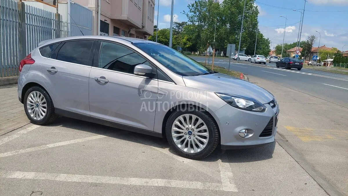 Ford Focus 2012 photo 2