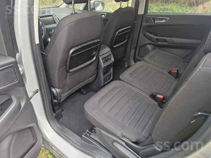 Ford Galaxy 2016 photo 2