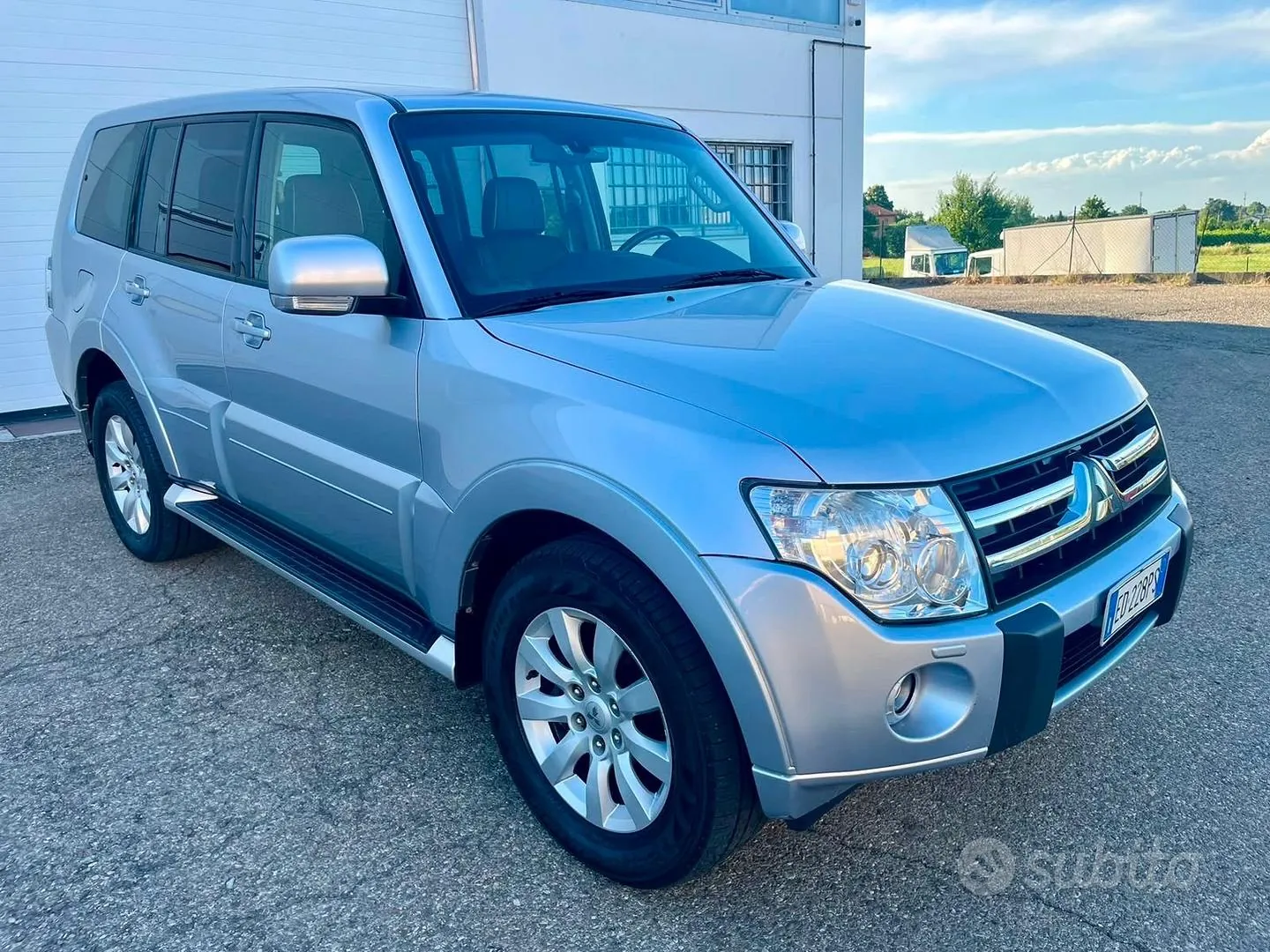 Mitsubishi Pajero 2010 photo 3