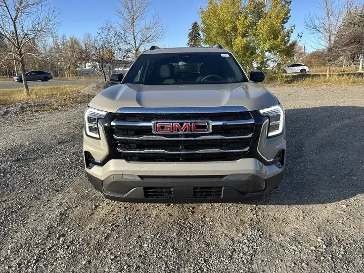 GMC Terrain 2027 photo 2