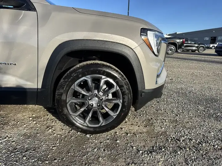 GMC Terrain 2027 photo 4