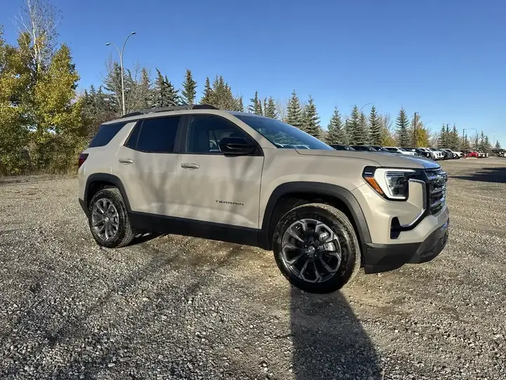 GMC Terrain 2027 photo 3