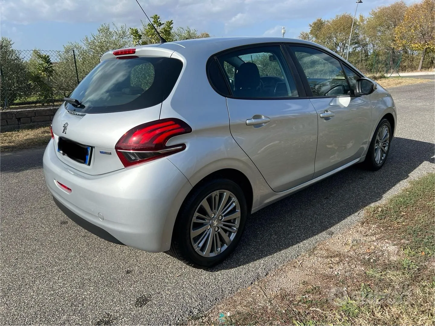 Peugeot 208 2016 photo 4