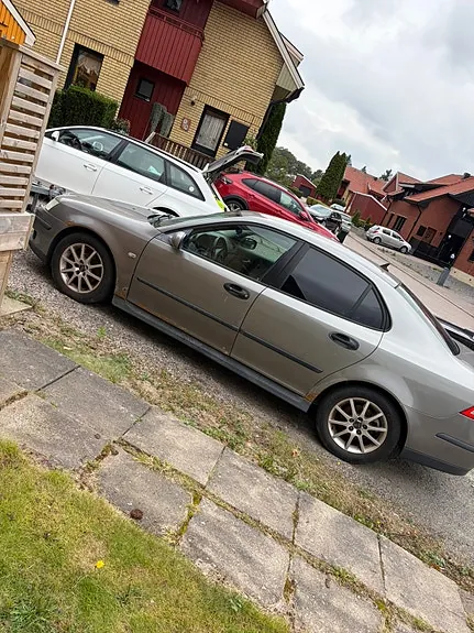 Saab 9-3 2004 photo 2
