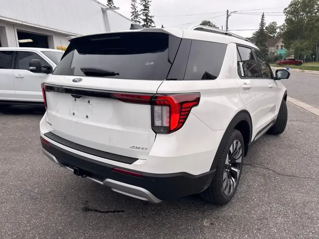 Ford Explorer 2026 photo 4