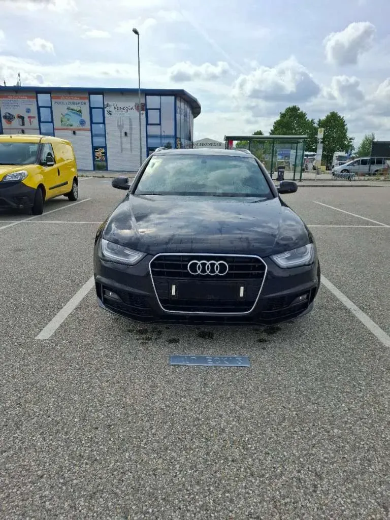 Audi A4 2015 photo 2