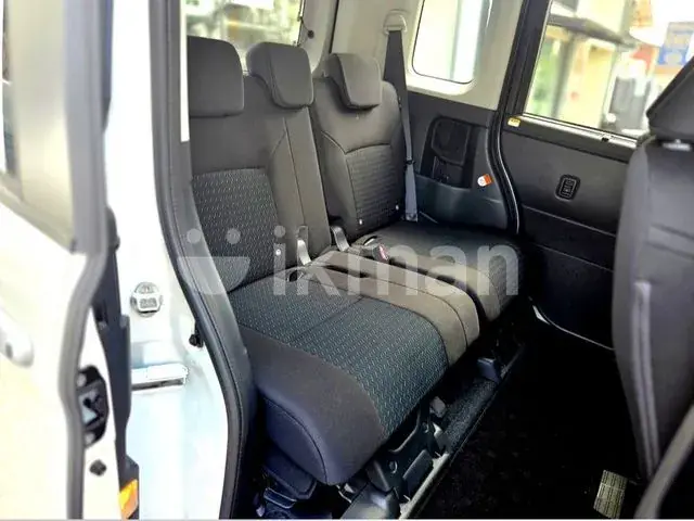 Toyota Roomy 2025 photo 3