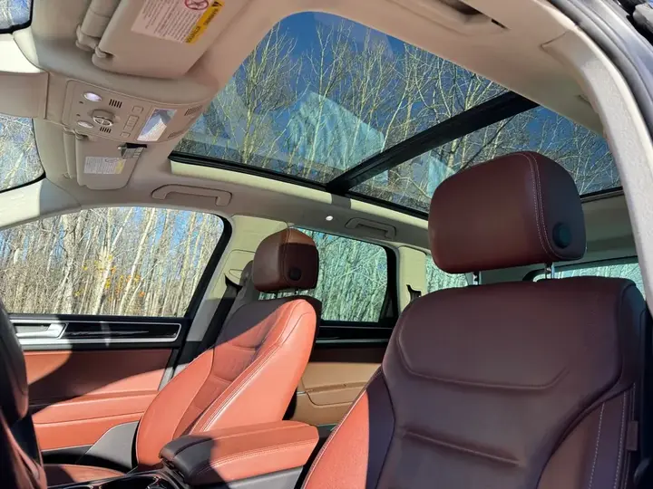 Volkswagen Touareg 2015 photo 2