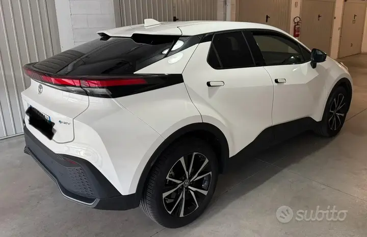 Toyota C-Hr 2024 photo 2