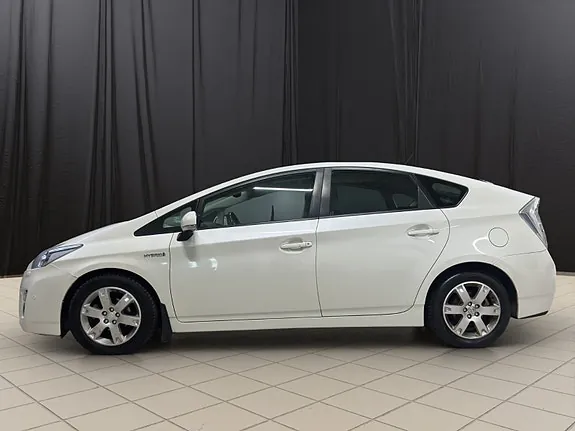 Toyota Prius 2011 photo 2