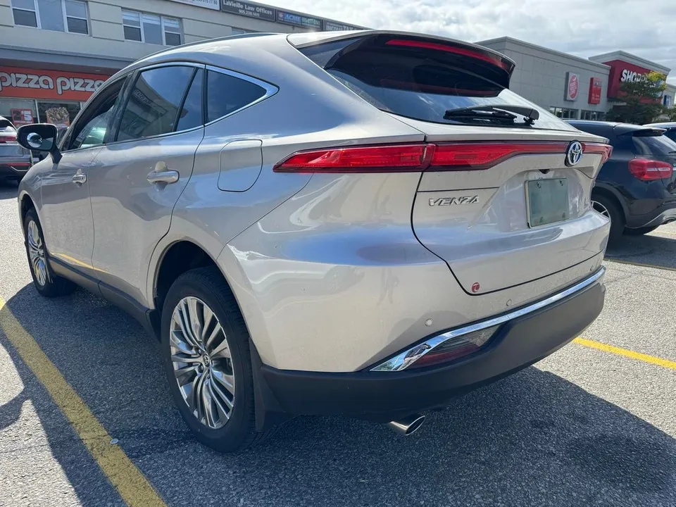 Toyota Venza 2024 photo 3