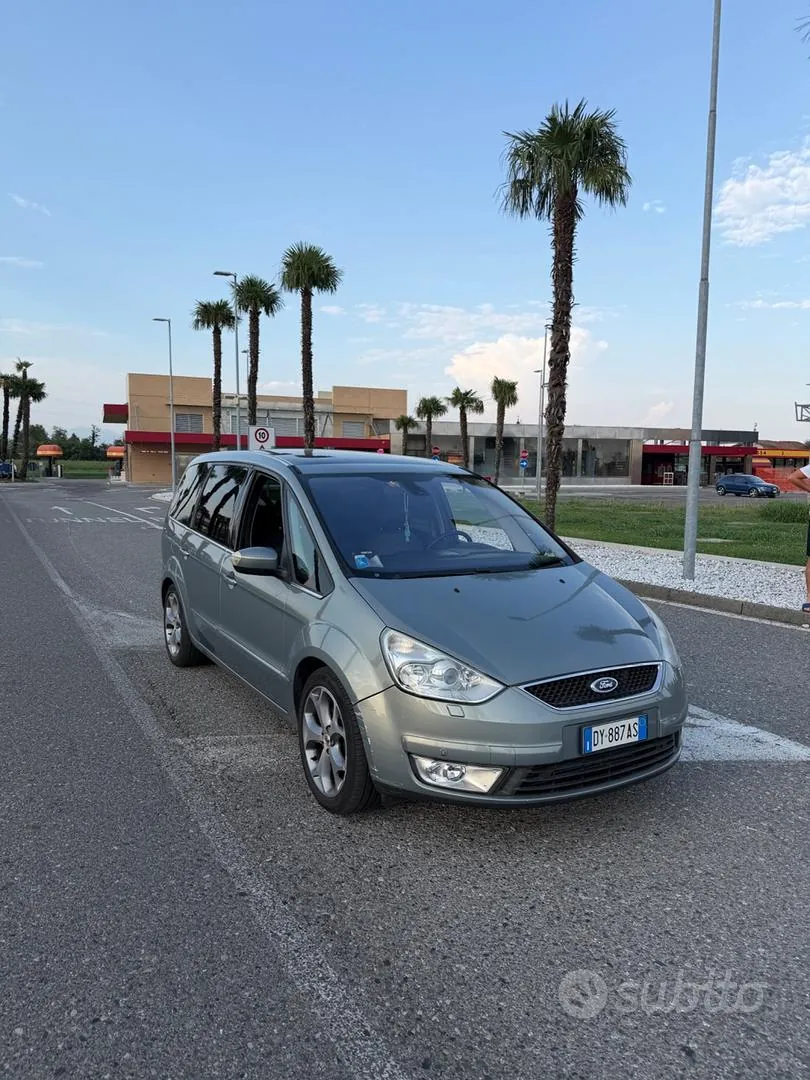 Ford Galaxy 2009 photo 2