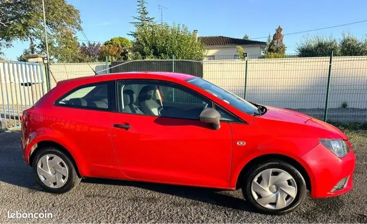Seat Ibiza 2013 photo 2