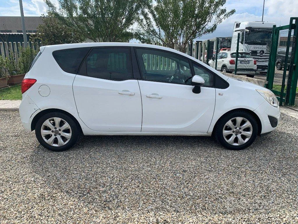 Opel Meriva 2011 photo 4