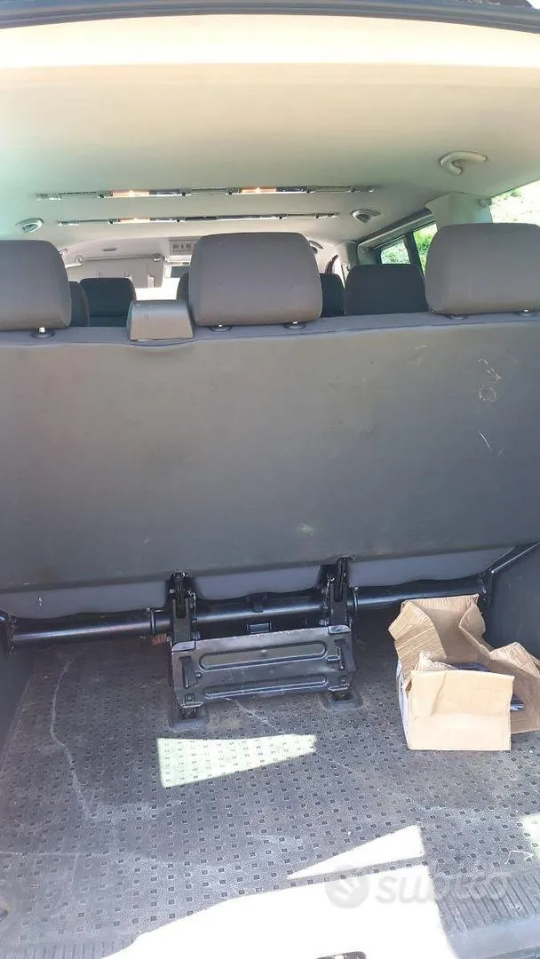 Volkswagen Caravelle 2010 photo 5
