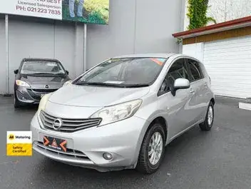 Nissan Note 2013 photo 4