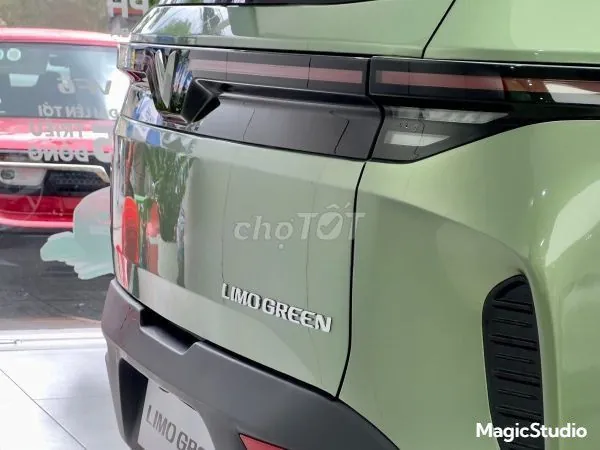 Vinfast Limo Green 2026 photo 3