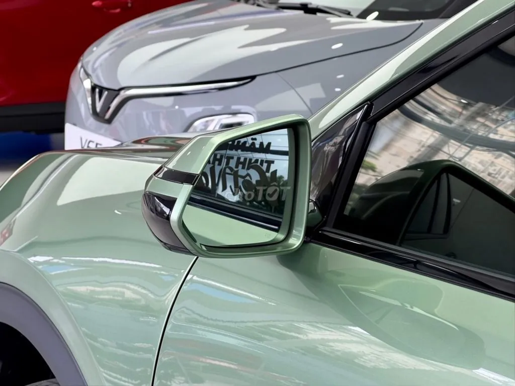Vinfast Limo Green 2026 photo 5