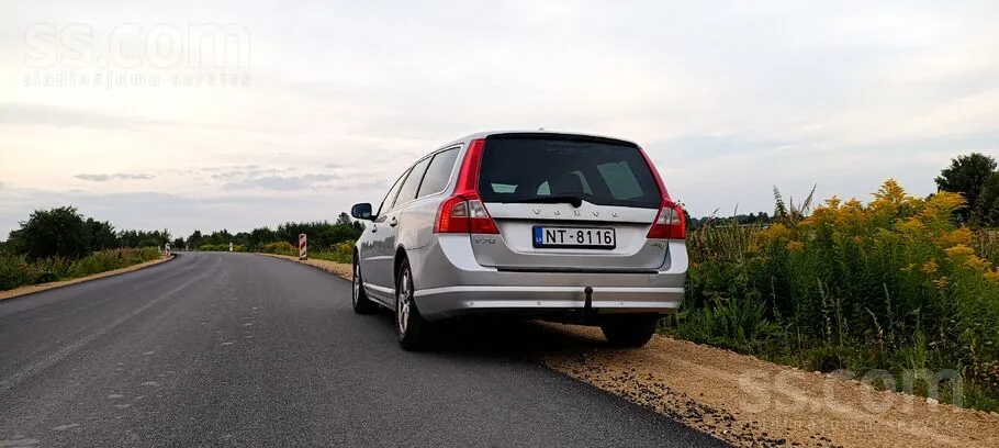 Volvo V70 2010 photo 5