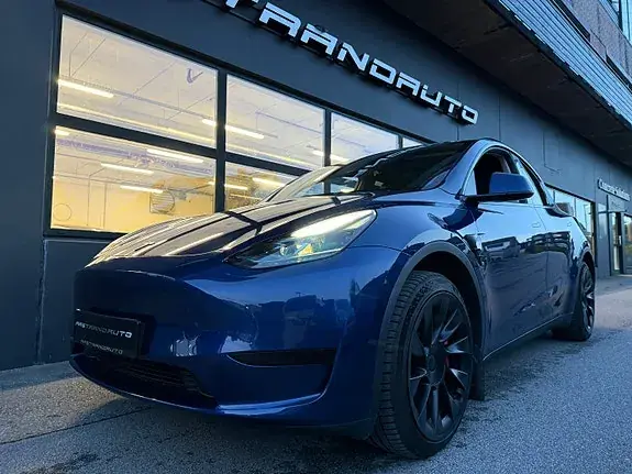 Tesla Model Y 2023 photo 2