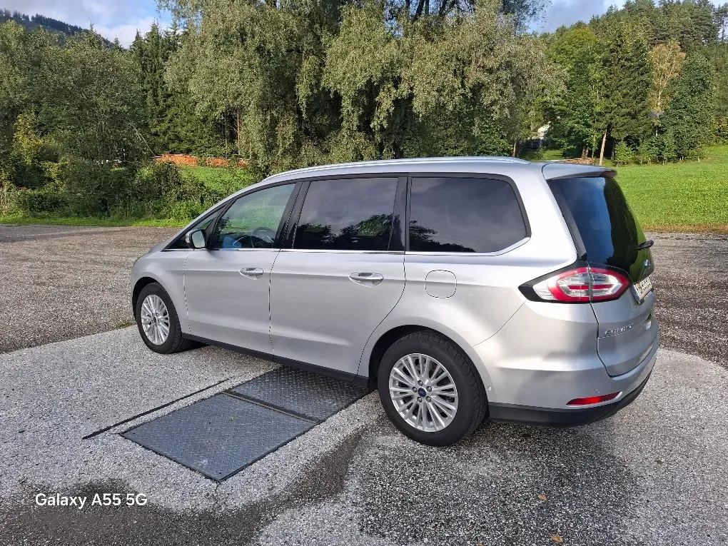Ford Galaxy 2016 photo 3