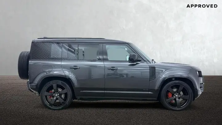 Land Rover Defender 110 2025 photo 5