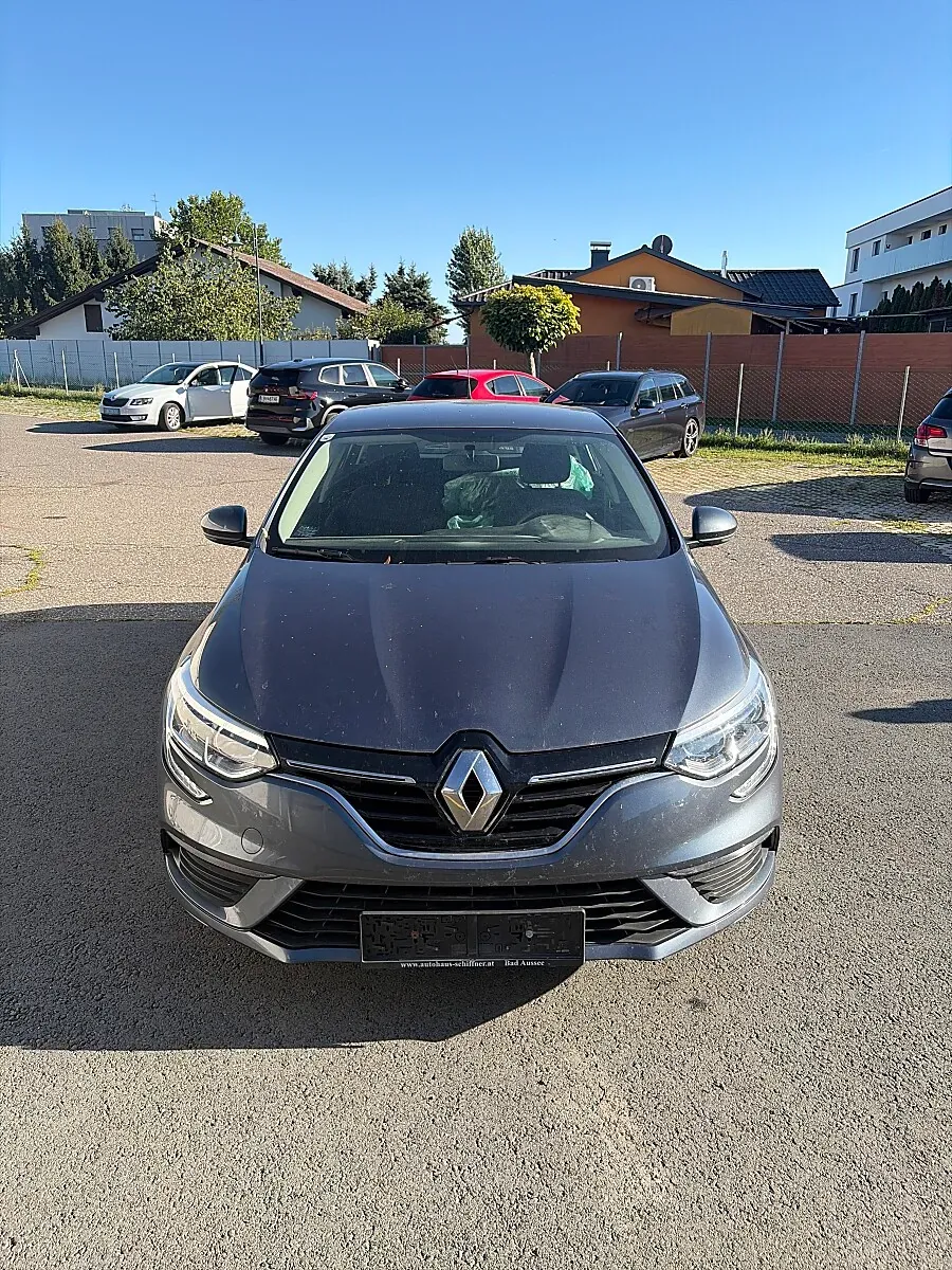 Renault Megane 2020 photo 2
