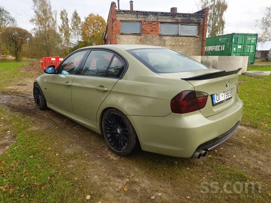 BMW 318 2008 photo 4