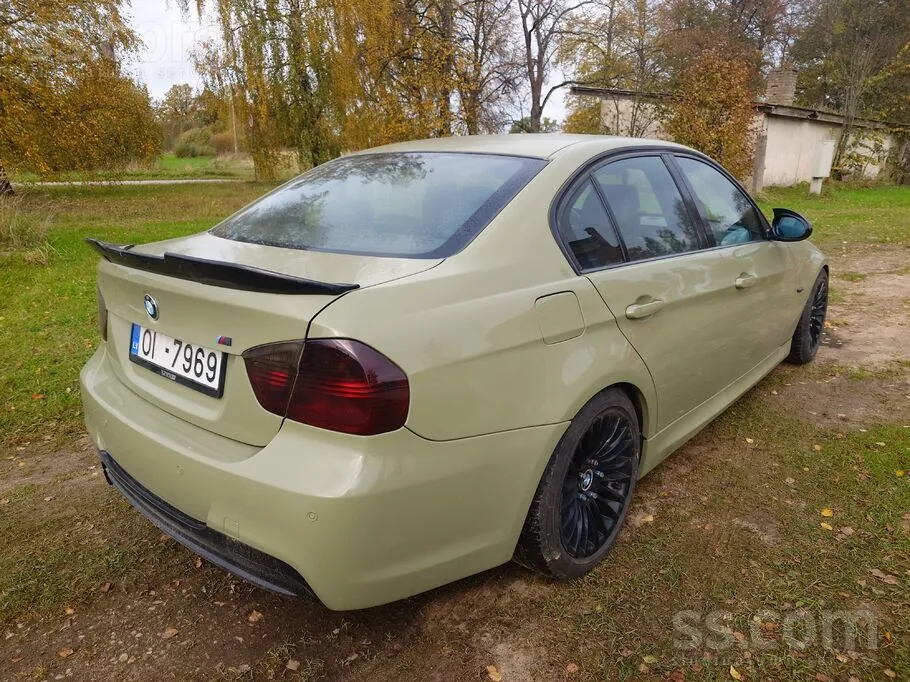 BMW 318 2008 photo 2