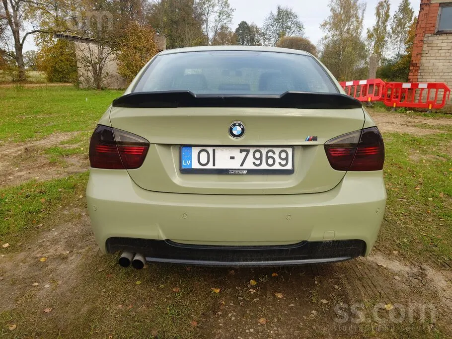BMW 318 2008 photo 3