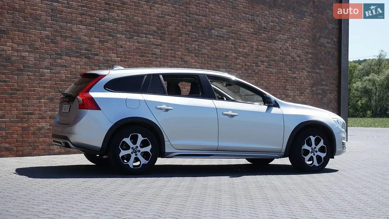Volvo V60 Cross Country 2015 photo 5